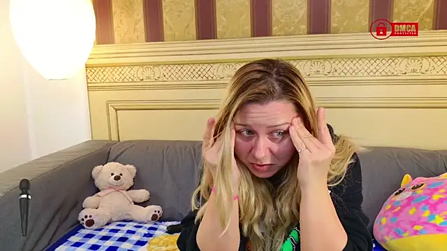 Snapshot of BigBoobsARRI chatting on February 2025 07:15:01 AM BigBoobsARRI online show from February 2025 07:15:01 AM