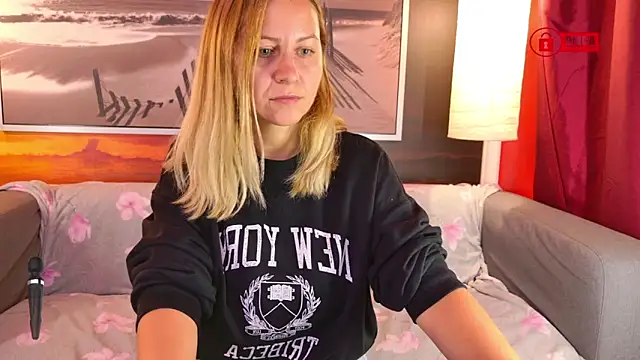 Snapshot of BigBoobsARRI chatting on October 2025 09:19:02 AM BigBoobsARRI online show from October 2025 09:19:02 AM