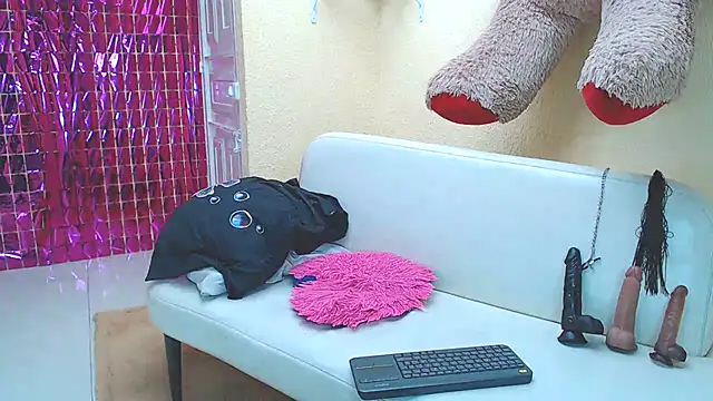 Snapshot of SweetAlmaa chatting on February 2025 06:13:01 PM SweetAlmaa online show from February 2025 06:13:01 PM