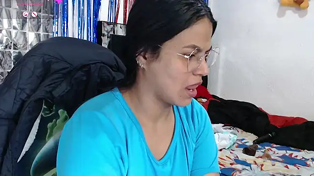 Snapshot of SweetAlmaa chatting on September 2025 12:49:02 PM SweetAlmaa online show from September 2025 12:49:02 PM