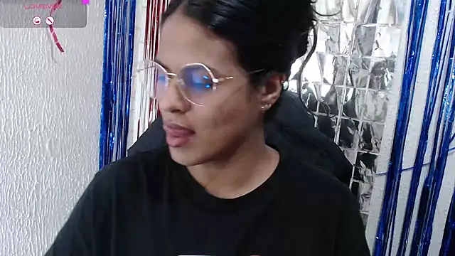 Snapshot of SweetAlmaa chatting on September 2025 07:04:01 PM SweetAlmaa online show from September 2025 07:04:01 PM