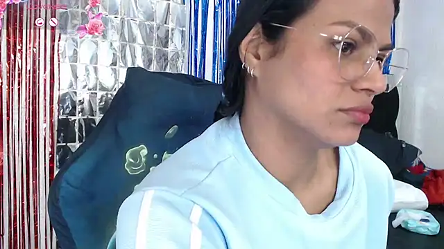 Snapshot of SweetAlmaa chatting on October 2025 11:52:02 AM SweetAlmaa online show from October 2025 11:52:02 AM