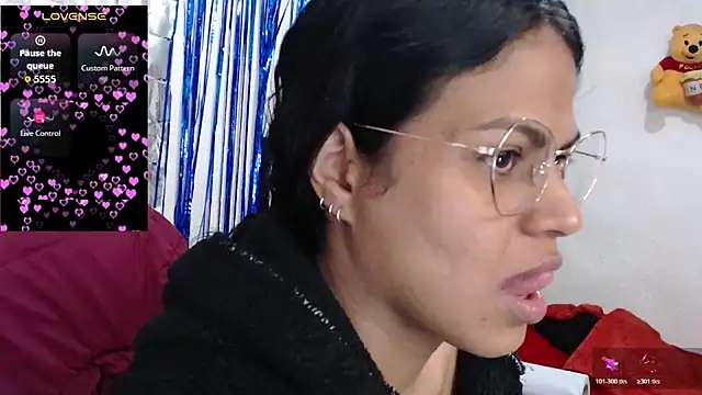 Snapshot of SweetAlmaa chatting on October 2025 10:30:01 AM SweetAlmaa online show from October 2025 10:30:01 AM