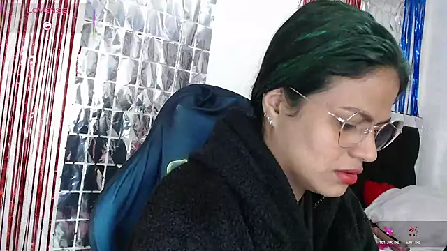 Snapshot of SweetAlmaa chatting on November 2025 11:45:01 AM SweetAlmaa online show from November 2025 11:45:01 AM