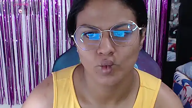 Snapshot of SweetAlmaa chatting on February 2026 01:52:02 PM SweetAlmaa online show from February 2026 01:52:02 PM