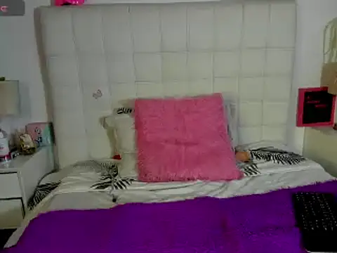 Snapshot of sexycouple_lat chatting on March 2025 02:19:01 PM sexycouple lat online show from March 2025 02:19:01 PM