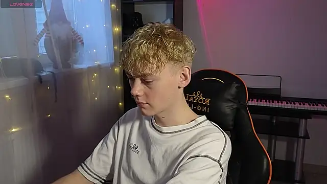 Keytaro online show from March 2025 03:05:01 PM