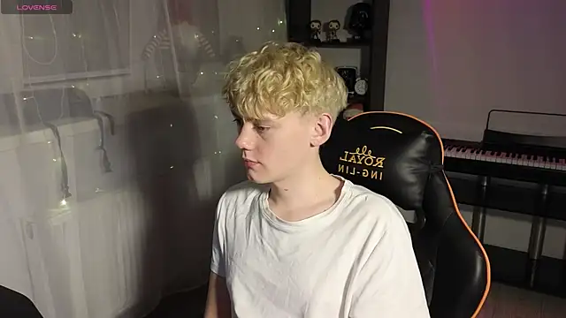 Keytaro online show from March 2025 05:02:02 PM