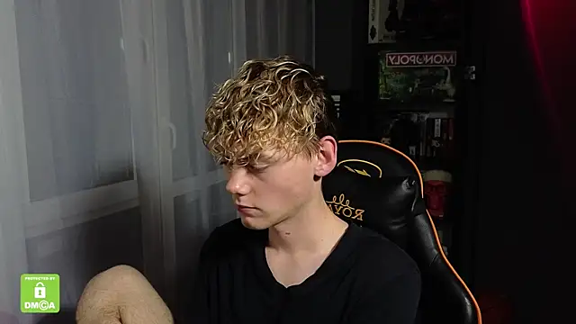 Keytaro online show from October 2025 08:08:02 PM