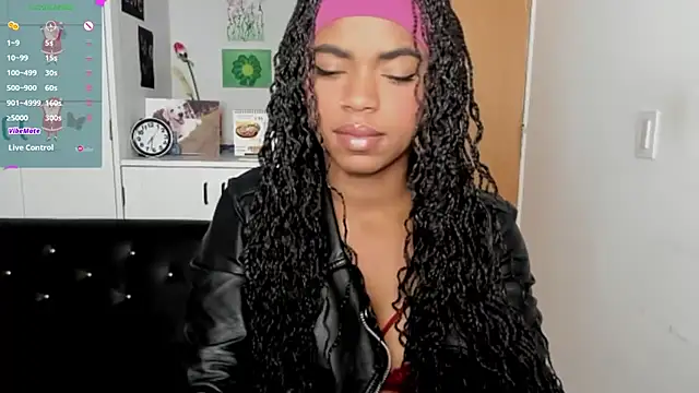 Snapshot of Marce_22 chatting on December 2024 12:28:01 PM Marce 22 online show from December 2024 12:28:01 PM