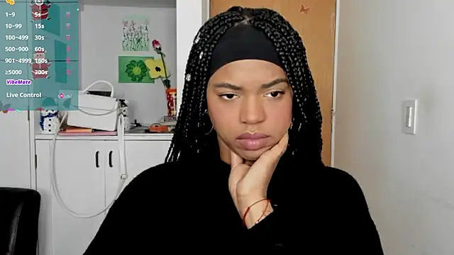 Snapshot of Marce_22 chatting on January 2025 08:21:01 PM Marce 22 online show from January 2025 08:21:01 PM