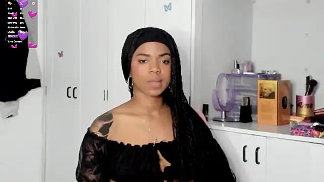 Snapshot of Marce_22 chatting on February 2025 12:17:01 AM Marce 22 online show from February 2025 12:17:01 AM