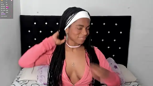 Snapshot of Marce_22 chatting on February 2025 01:15:02 PM Marce 22 online show from February 2025 01:15:02 PM