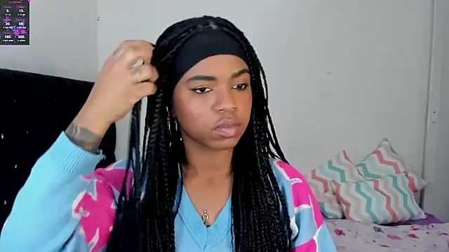 Snapshot of Marce_22 chatting on February 2025 01:48:02 AM Marce 22 online show from February 2025 01:48:02 AM