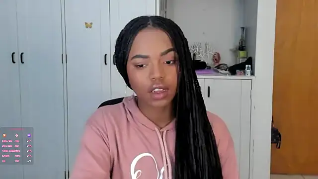 Snapshot of Marce_22 chatting on September 2025 12:54:02 AM Marce 22 online show from September 2025 12:54:02 AM