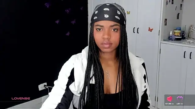 Snapshot of Marce_22 chatting on October 2025 09:56:01 PM Marce 22 online show from October 2025 09:56:01 PM