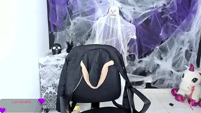 Snapshot of Marce_22 chatting on October 2025 11:26:02 PM Marce 22 online show from October 2025 11:26:02 PM