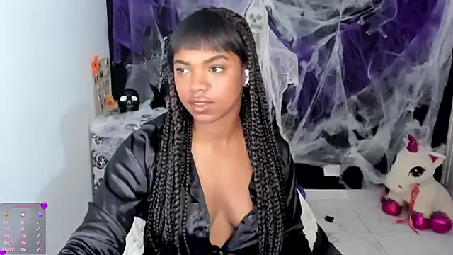 Snapshot of Marce_22 chatting on November 2025 09:17:02 PM Marce 22 online show from November 2025 09:17:02 PM