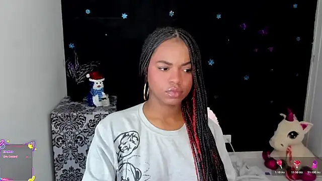 Snapshot of Marce_22 chatting on November 2025 11:26:01 PM Marce 22 online show from November 2025 11:26:01 PM