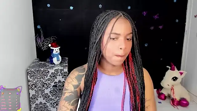 Snapshot of Marce_22 chatting on November 2025 11:15:01 PM Marce 22 online show from November 2025 11:15:01 PM