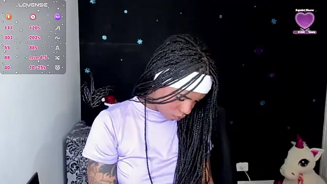 Snapshot of Marce_22 chatting on December 2025 08:17:01 PM Marce 22 online show from December 2025 08:17:01 PM