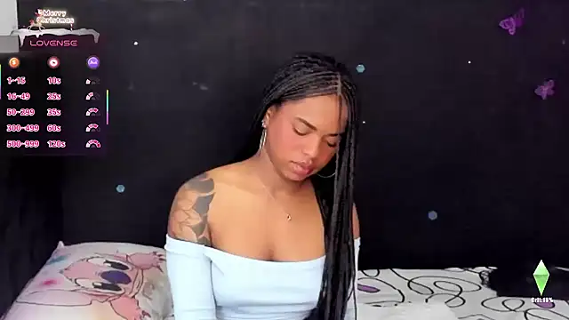 Snapshot of Marce_22 chatting on December 2025 06:23:01 PM Marce 22 online show from December 2025 06:23:01 PM