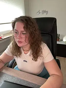 Snapshot of Fancy-Francy chatting on January 2025 01:35:02 PM Fancy-Francy online show from January 2025 01:35:02 PM