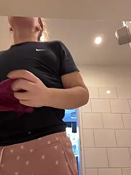 Snapshot of Fancy-Francy chatting on March 2025 10:30:02 AM Fancy-Francy online show from March 2025 10:30:02 AM