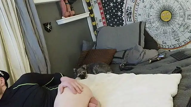 Snapshot of UnCuTupTheBuTT chatting on February 2026 08:30:02 AM UnCuTupTheBuTT online show from February 2026 08:30:02 AM