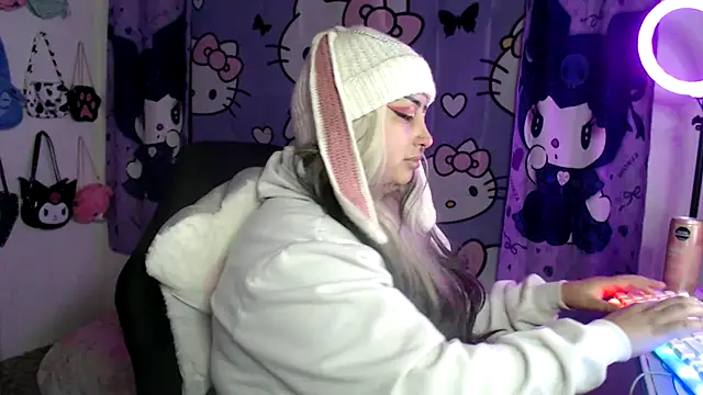 lussyevans24 online show from September 2025 06:15:02 AM