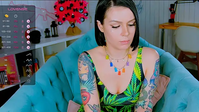 My toys pink online show from December 2024 10:13:02 AM