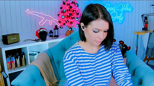 My toys pink online show from January 2025 10:13:01 PM