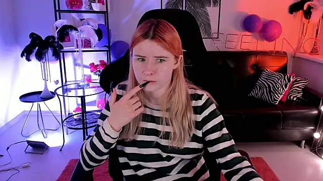 LexiWenford online show from December 2024 06:22:02 AM