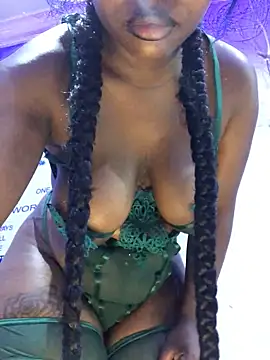 Snapshot of DiamondGoddes chatting on January 2025 04:07:02 AM DiamondGoddes online show from January 2025 04:07:02 AM