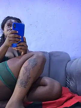 Snapshot of DiamondGoddes chatting on January 2025 07:43:02 AM DiamondGoddes online show from January 2025 07:43:02 AM