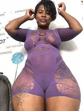 Snapshot of DiamondGoddes chatting on February 2025 07:03:01 AM DiamondGoddes online show from February 2025 07:03:01 AM