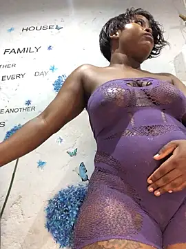 Snapshot of DiamondGoddes chatting on February 2025 07:21:01 PM DiamondGoddes online show from February 2025 07:21:01 PM