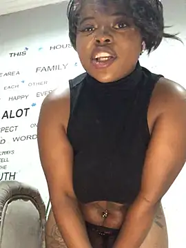 Snapshot of DiamondGoddes chatting on February 2025 09:37:01 PM DiamondGoddes online show from February 2025 09:37:01 PM