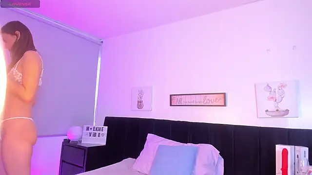 Snapshot of Natasha_Kinski chatting on March 2025 11:03:02 PM Natasha Kinski online show from March 2025 11:03:02 PM