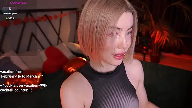 Snapshot of LindaThacker chatting on February 2026 04:30:02 AM LindaThacker online show from February 2026 04:30:02 AM