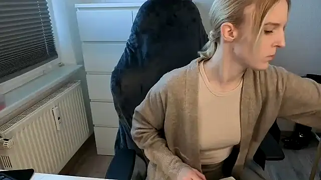 Snapshot of Luna_Lacroix chatting on January 2026 08:40:02 AM Luna Lacroix online show from January 2026 08:40:02 AM