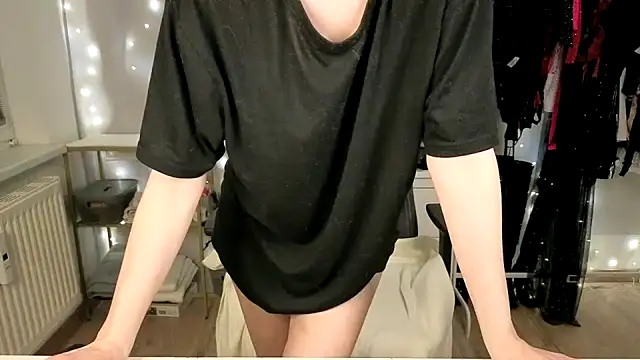 Snapshot of Luna_Lacroix chatting on April 2026 06:36:02 PM Luna Lacroix online show from April 2026 06:36:02 PM