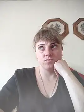 CoddessCrystal online show from May 2026 03:19:02 PM