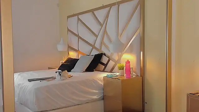 CarolineMaldonado online show from March 2026 12:49:01 PM