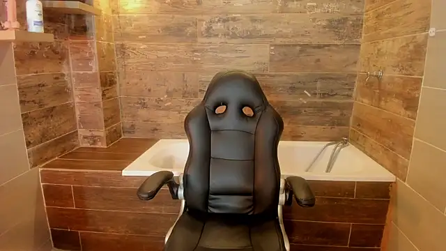 Snapshot of Hanah_Greey chatting on December 2024 01:49:01 PM Hanah Greey online show from December 2024 01:49:01 PM