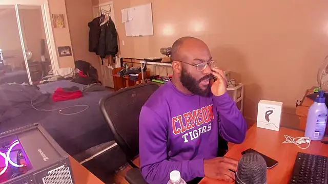 MrChuckDailyXXX online show from January 2025 06:14:01 AM