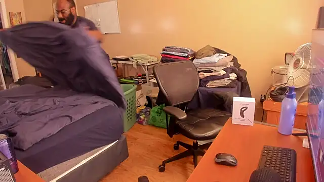 MrChuckDailyXXX online show from February 2025 04:22:01 PM