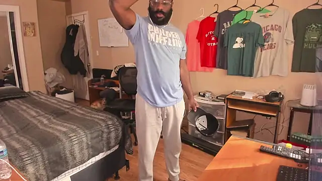 MrChuckDailyXXX online show from October 2025 02:07:02 PM