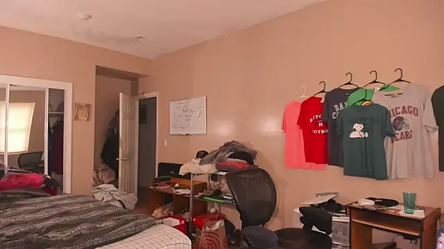 MrChuckDailyXXX online show from November 2025 01:45:01 PM