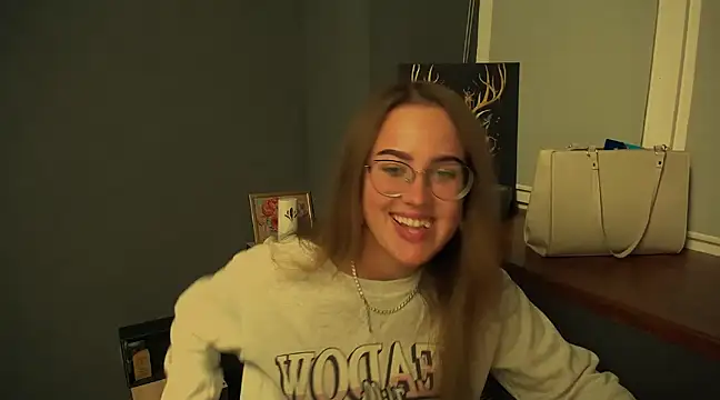 luxie milady online show from December 2024 01:11:02 PM